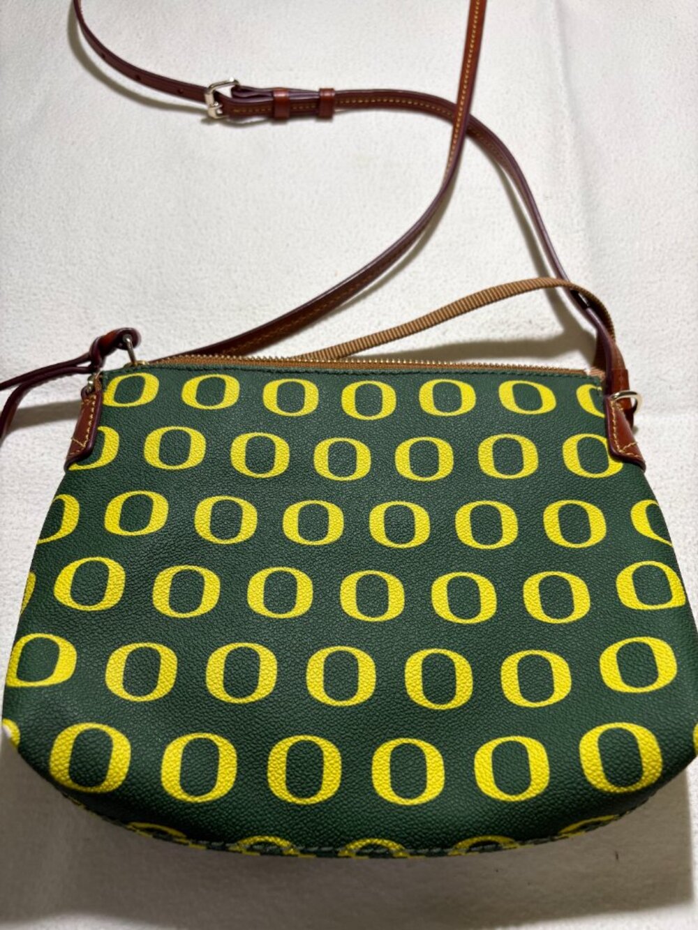 Dooney & Bourke Crossbody: University of Oregon - Go Ducks! - Picture 8 of 9